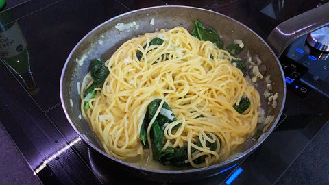 Wegański makaron kokosowo cytrynowy (danie jednogarnkowe)