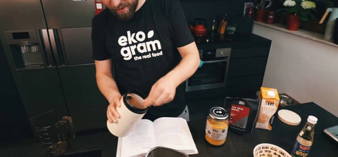 Pomarańczowy budyń jaglany